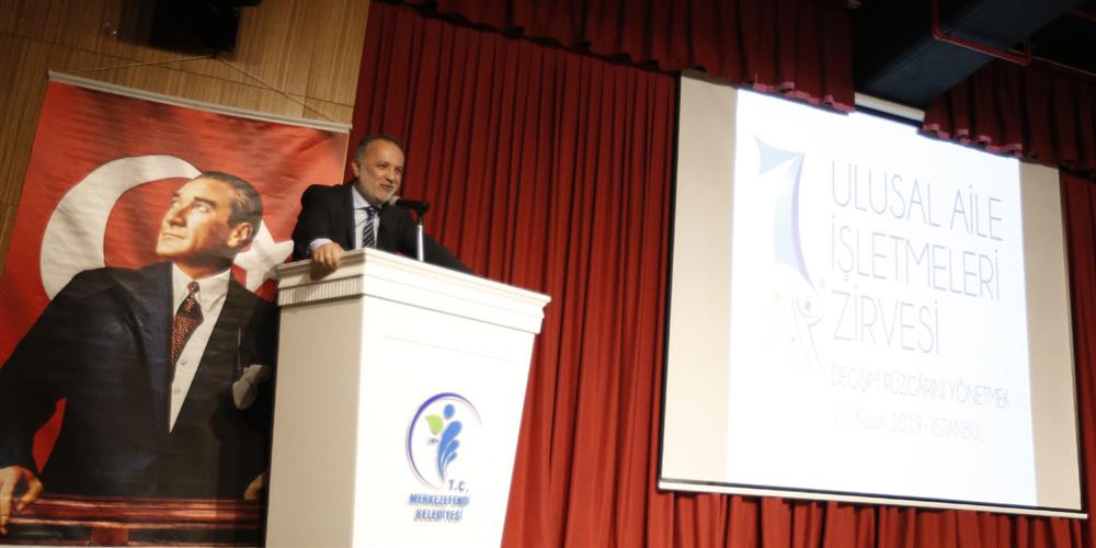 “Devr-i Oyun/cak” adlı oyunu, 30 Eylül 2019, Pazartesi günü Denizli’de seyircileriyle buluştu.